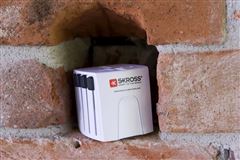SKROSS cestovní adaptér MUV Micro, univerzální, neuzemněný