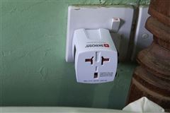SKROSS cestovní adaptér MUV Micro, univerzální, neuzemněný