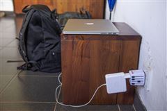 SKROSS cestovní adaptér MUV Micro, univerzální, neuzemněný
