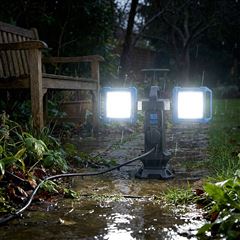 Solight duální přenosný LED reflektor se zásuvkou, 2x30W, 5400lm, 4000K, kabel se zástrčkou, IP54
