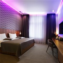 Solight LED světelný pás, RGB, 3m, sada s 12V adaptérem a dálk. ovladačem, 7,2W/m, IP20