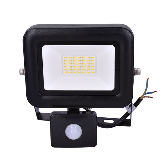 Solight LED floodlight PRO with sensor, 30W, 2760lm, 5000K, IP44