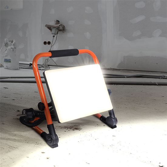 Solight LED floodlight with folding stand, 50W, 4500lm, 4000K, cable with plug, IP65