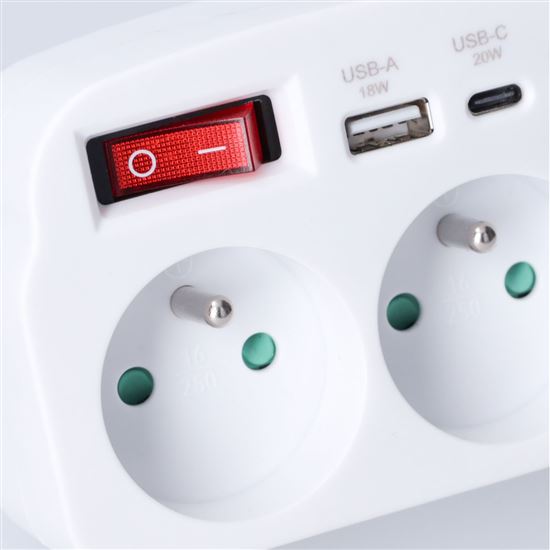 Solight adaptor 2 x 16A, USB A+C fast charger 20W PD, on-off switch, white