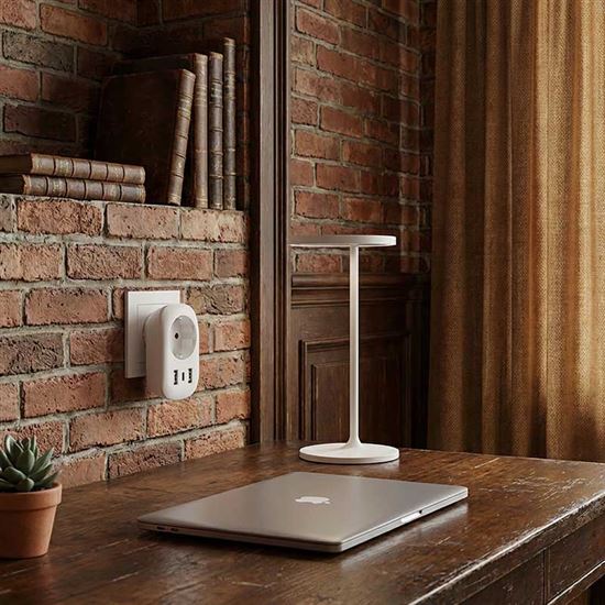 Solight travel adapter with USB A+C 20W PD for The United Kingdom, type G