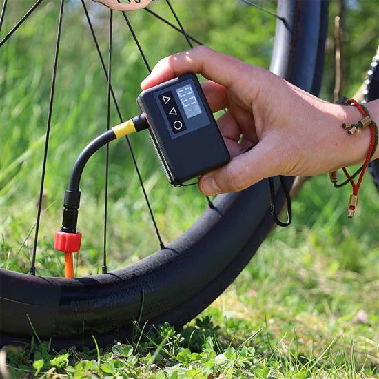 Solight mini digital air pump