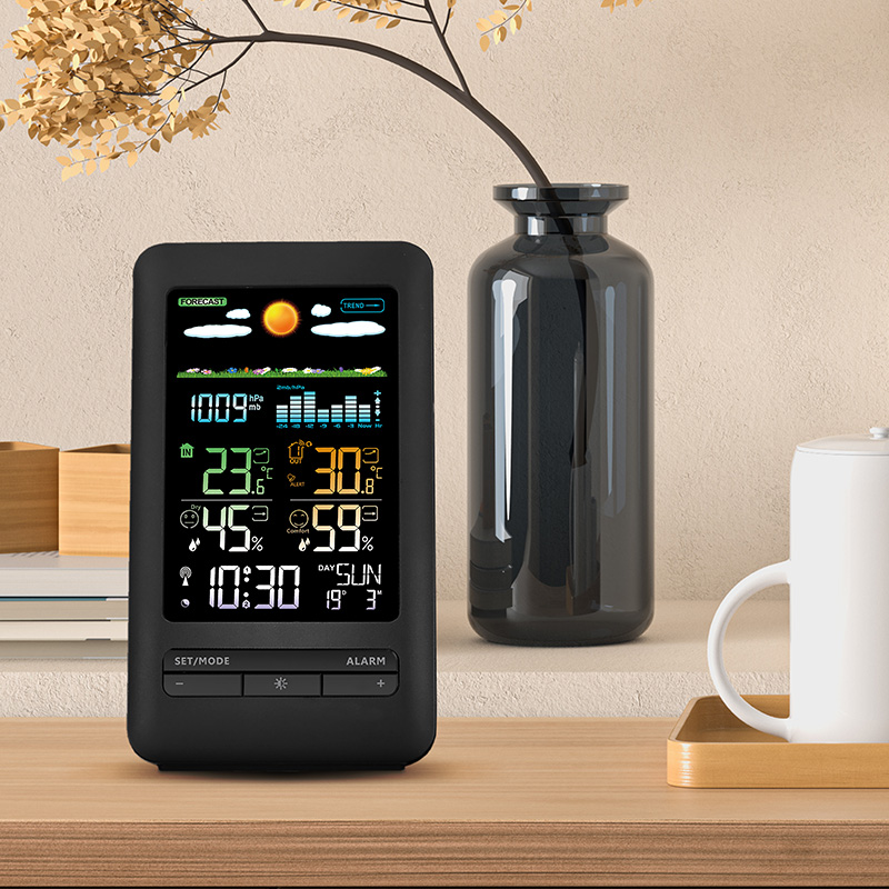 Solight meteostanice, barevný LCD, vnitřní/venkovní teplota a vlhkost, tlak, RCC, černá TE87