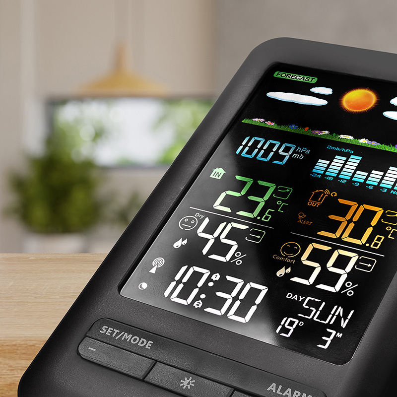 Solight meteostanice, barevný LCD, vnitřní/venkovní teplota a vlhkost, tlak, RCC, černá TE87